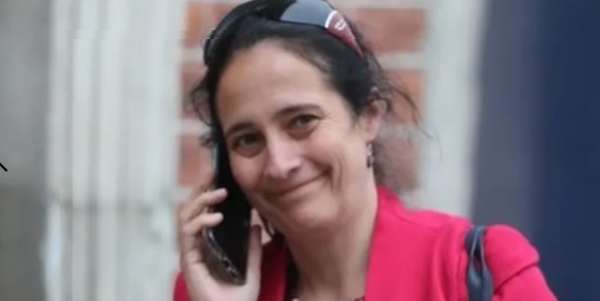  Minister of Education must ban the use of phones as learning tools in classrooms